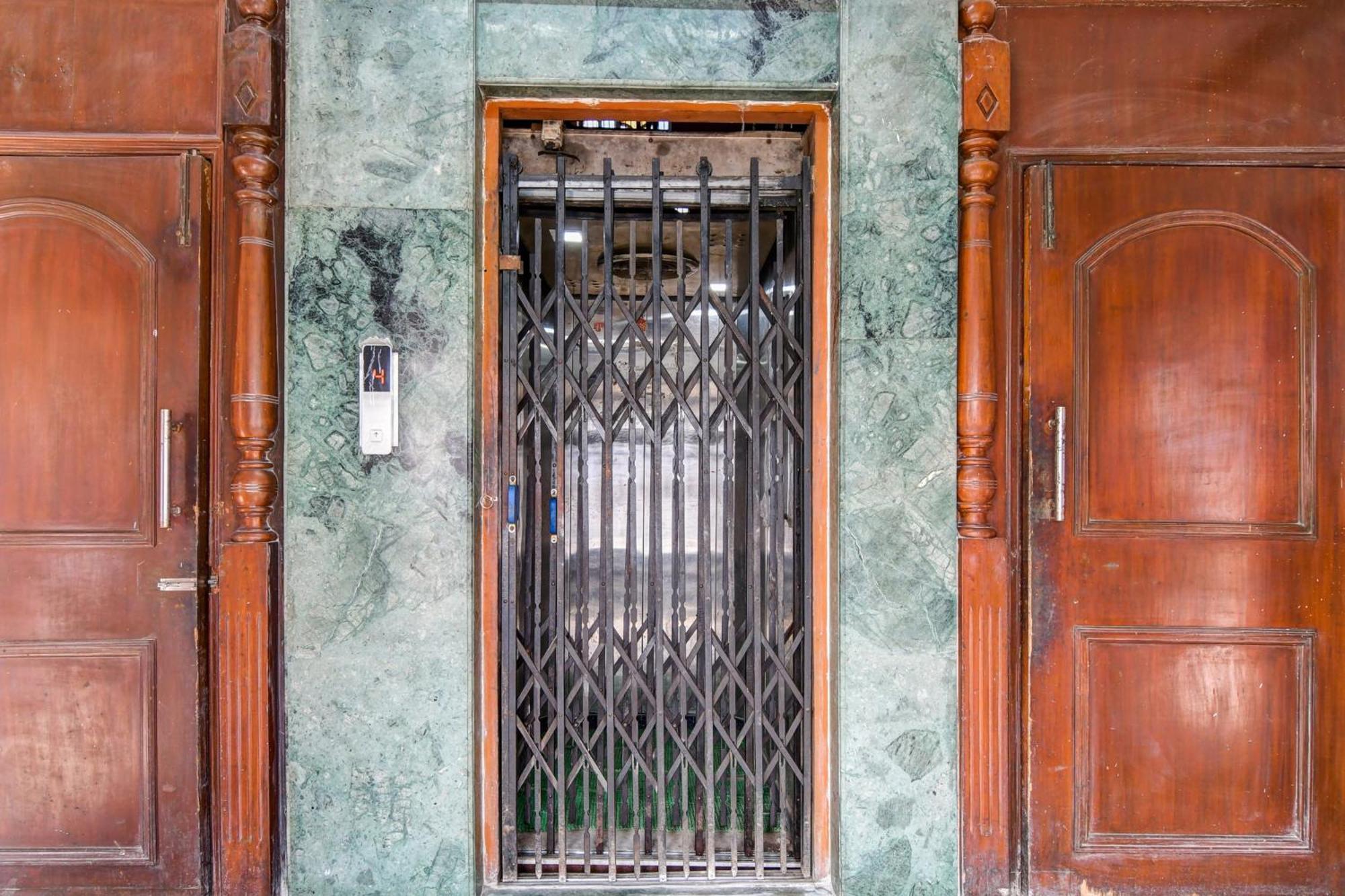 Super Hotel O Lenin Sarani Kolkata Luaran gambar